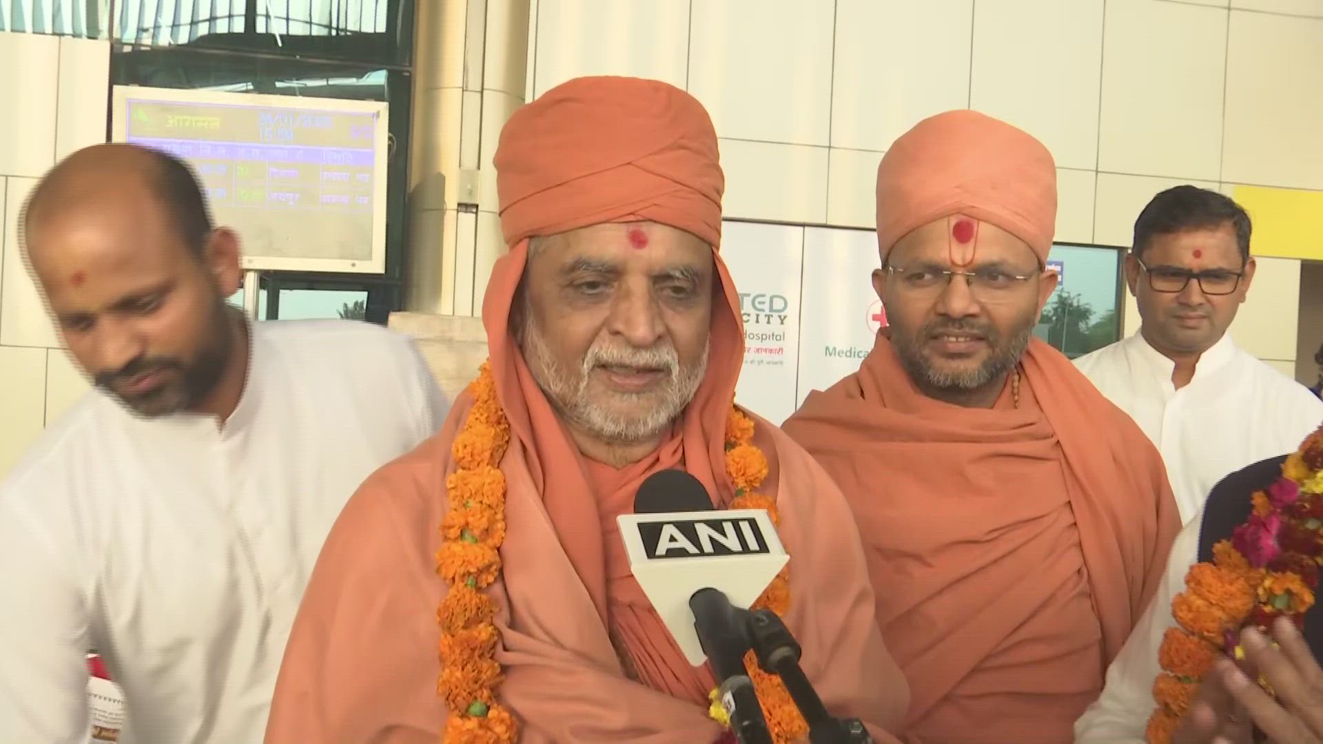 Prayagraj (UP) Madhav Priya Das Ji Maharaj (Spiritual Leader)/ Acharya Shri Rakesh Prasad Ji Maharaj (Spiritual Leader) on Mahakumbh